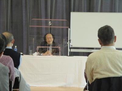 話をする館長の様子 202110kancho.jpg
